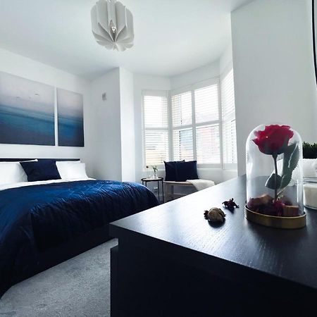Stylish 3 Bed Flat With Garden Appartement Londen Buitenkant foto