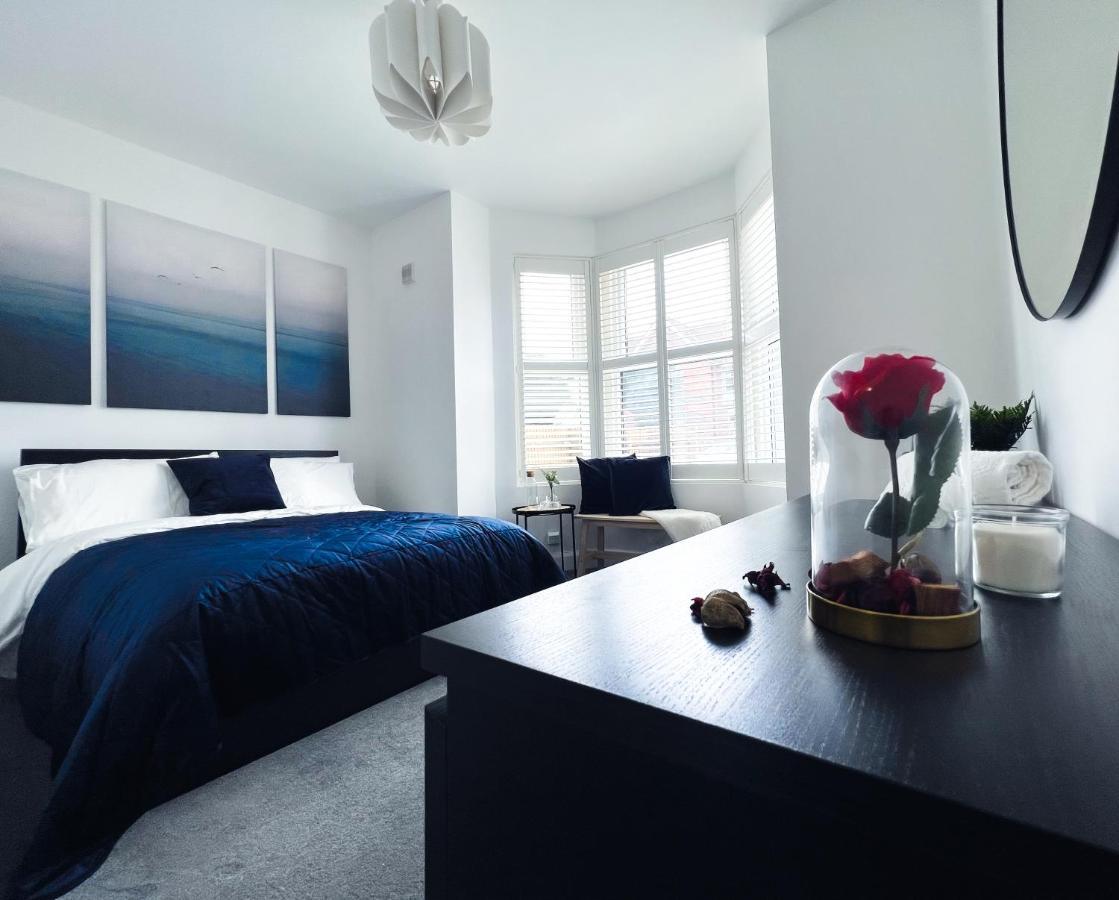 Stylish 3 Bed Flat With Garden Appartement Londen Buitenkant foto